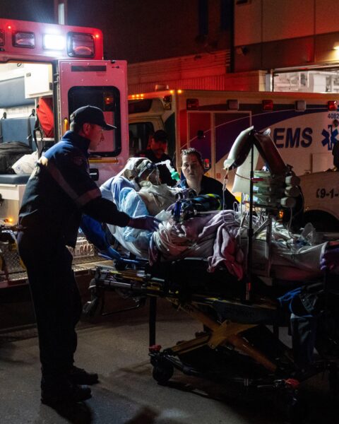 Quatre morts dans un incendie violent sur une base militaire canadienne