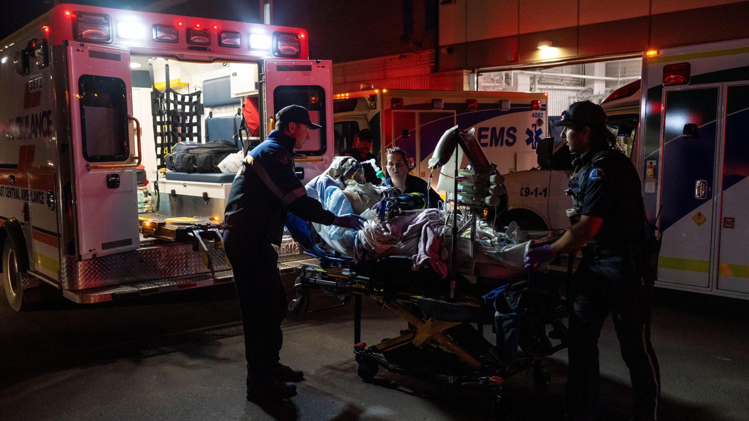 Quatre morts dans un incendie violent sur une base militaire canadienne