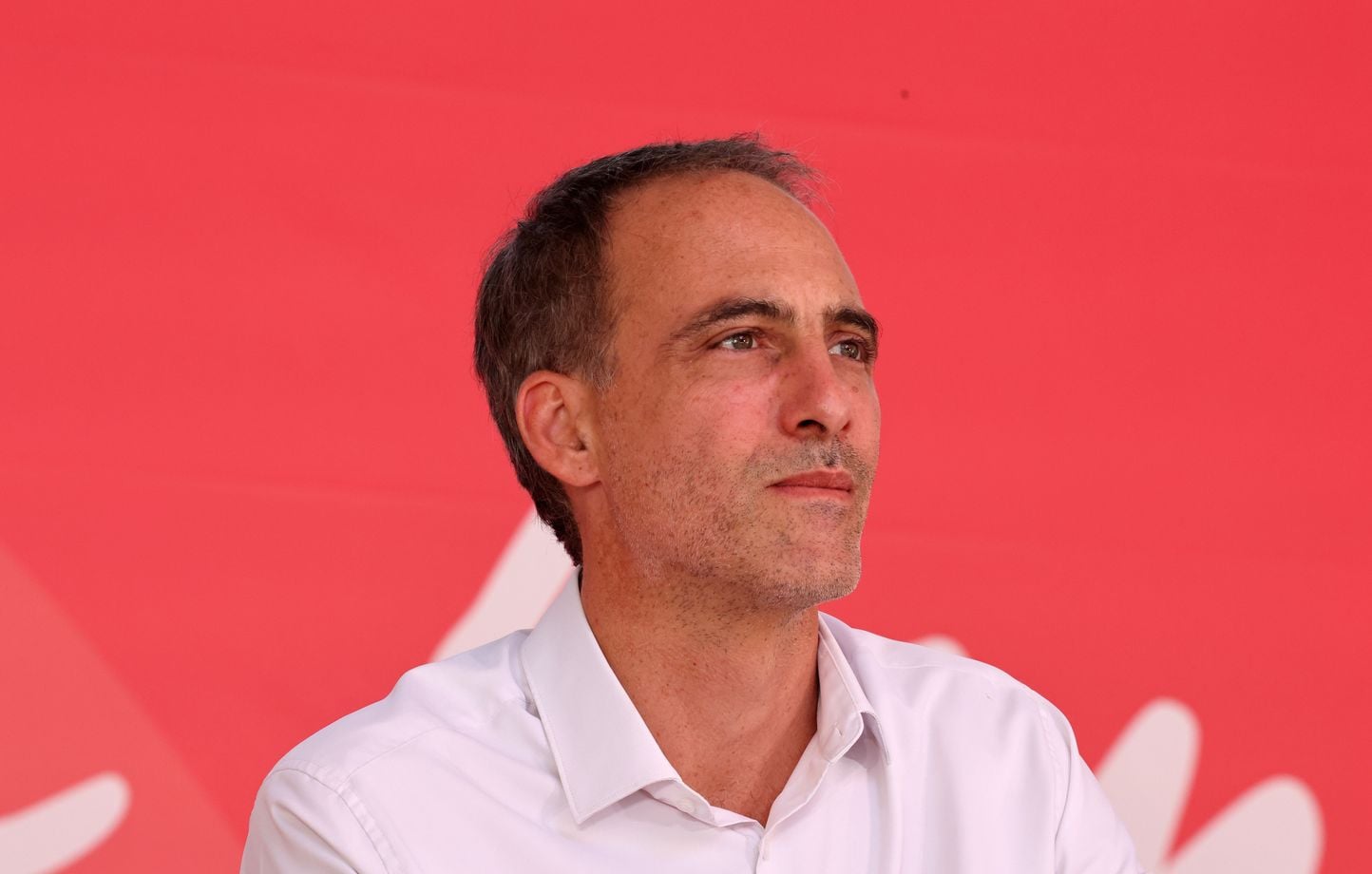 Raphaël Glucksmann face aux tensions et aux incidents lors de sa campagne présidentielle