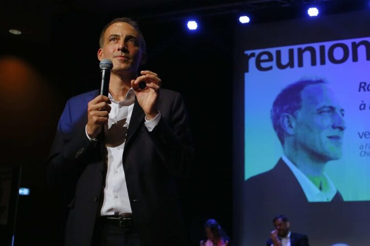 Raphaël Glucksmann promet un salaire minimum de 1.000 euros pour les stagiaires en cas d'élection en 2027