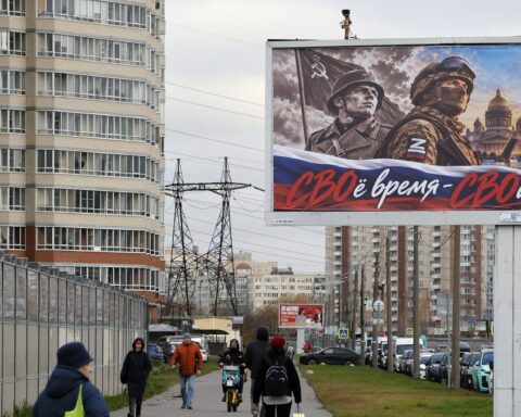 Recrutement militaire en Russie : des hommes vulnérables forcés de s'engager, selon CNN