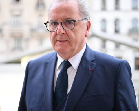 Richard Ferrand rejette la tentative du RN de modifier la Constitution par référendum