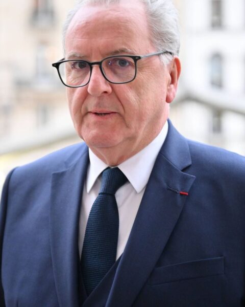 Richard Ferrand rejette la tentative du RN de modifier la Constitution par référendum