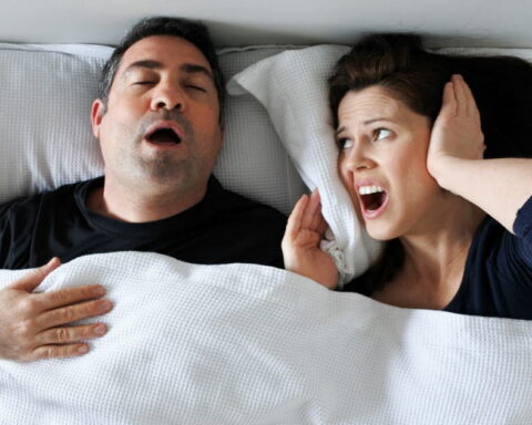 Ronflements : comment atténuer ce phénomène gênant pour un sommeil de qualité