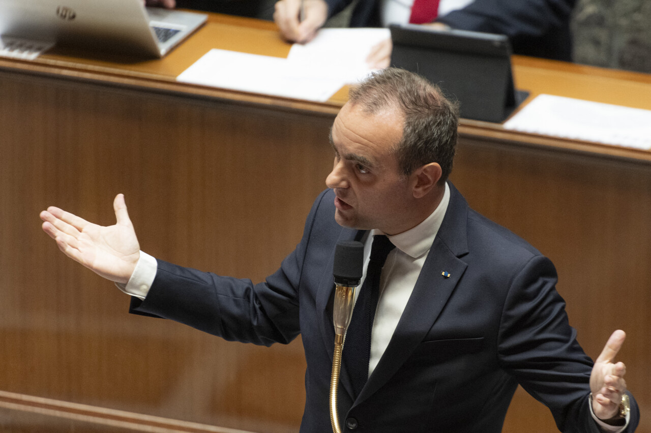 Sébastien Lecornu annonce la libération de 10 millions de barils de gazole pour faire baisser les prix en France 1 Sébastien Lecornu annonce la libération de 10 millions de barils de gazole pour faire baisser les prix en France