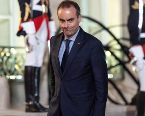 Sébastien Lecornu promet une baisse du prix du gazole « dès le 1er novembre »