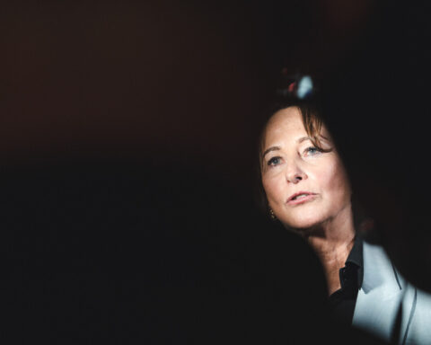 Ségolène Royal conditionne son soutien à Raphaël Glucksmann face à son virage possible vers le macronisme