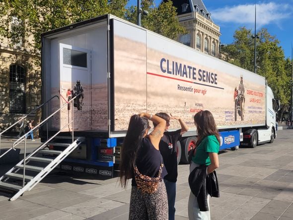 Tester la vie à 50 °C : une expérience pour sensibiliser aux enjeux climatiques à Paris