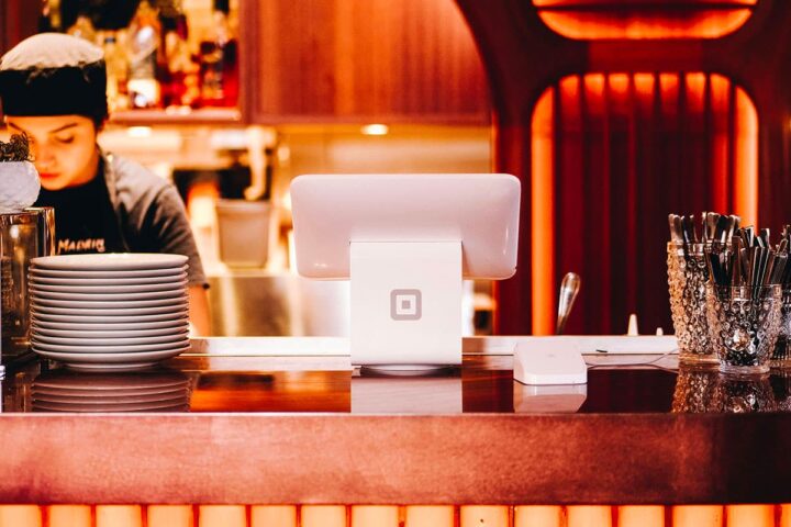 Tous les restaurants n'acceptent pas les titres-restaurant : il est essentiel de vérifier l'émetteur et le mode de paiement avant de régler votre addition.