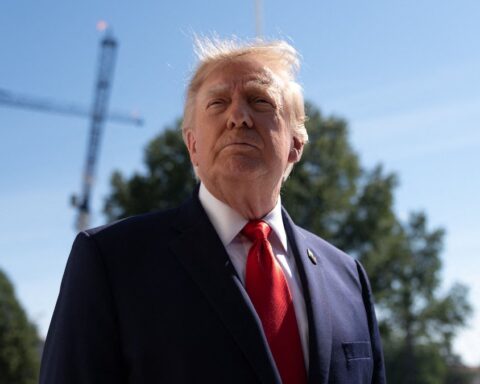 Trump en difficulté avant les élections de mi-mandat : inquiétude croissante parmi les républicains