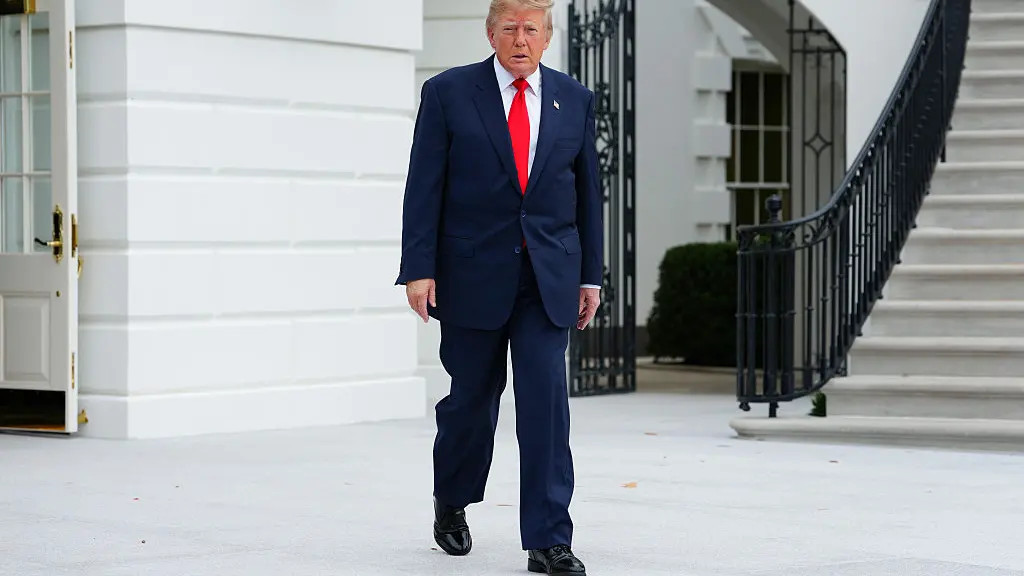 Trump évoque une possible intervention des États-Unis aux côtés de l'Arabie saoudite après les attaques à l'aéroport de Riyad