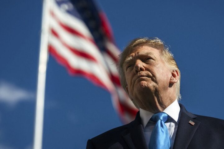 Trump remet la Médaille présidentielle de la Liberté à Roger Clemens, malgré des allégations de dopage
