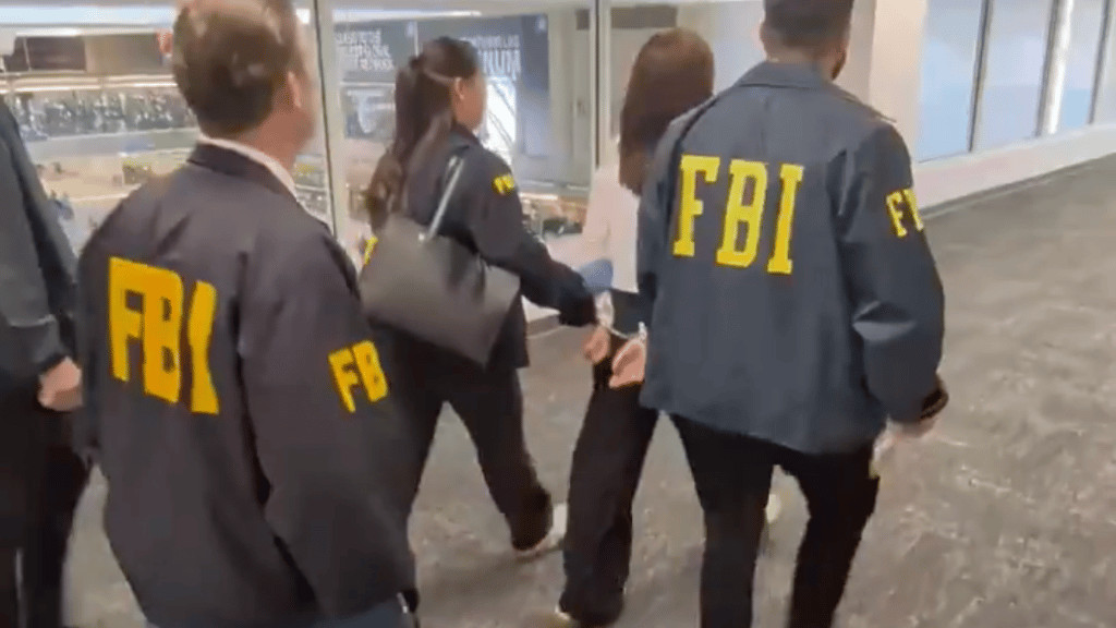 Un agent étranger chinois présumé arrêté à l'aéroport de Los Angeles