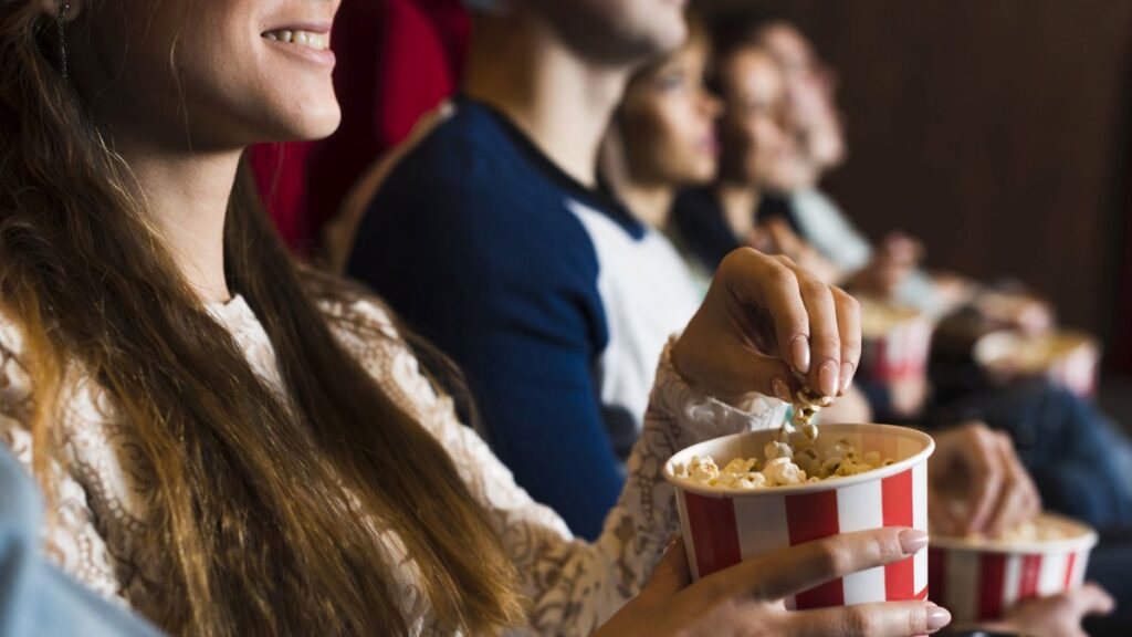 Un homme arrêté après avoir aspergé un spectateur de gaz poivré dans un cinéma à Burbank
