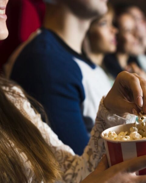 Un homme arrêté après avoir aspergé un spectateur de gaz poivré dans un cinéma à Burbank