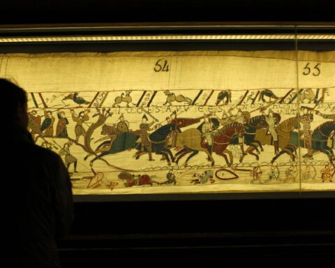 Un homme malvoyant porte plainte contre le British Museum pour l'accès à la tapisserie de Bayeux
