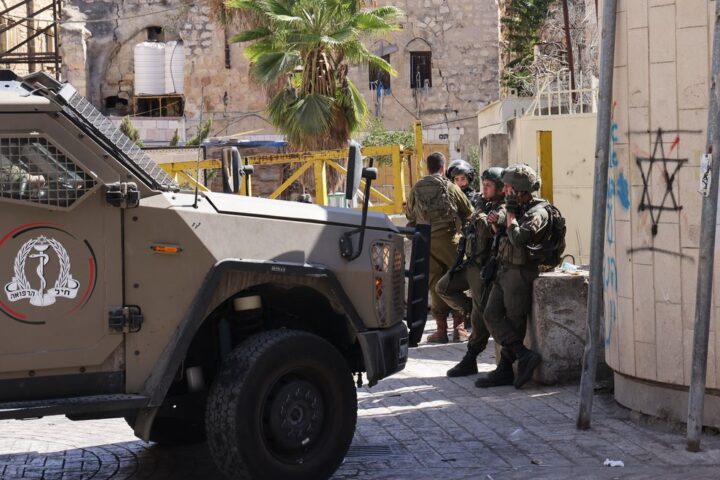 Un maire français agressé par des colons israéliens lors d'une récolte d'olives en Cisjordanie