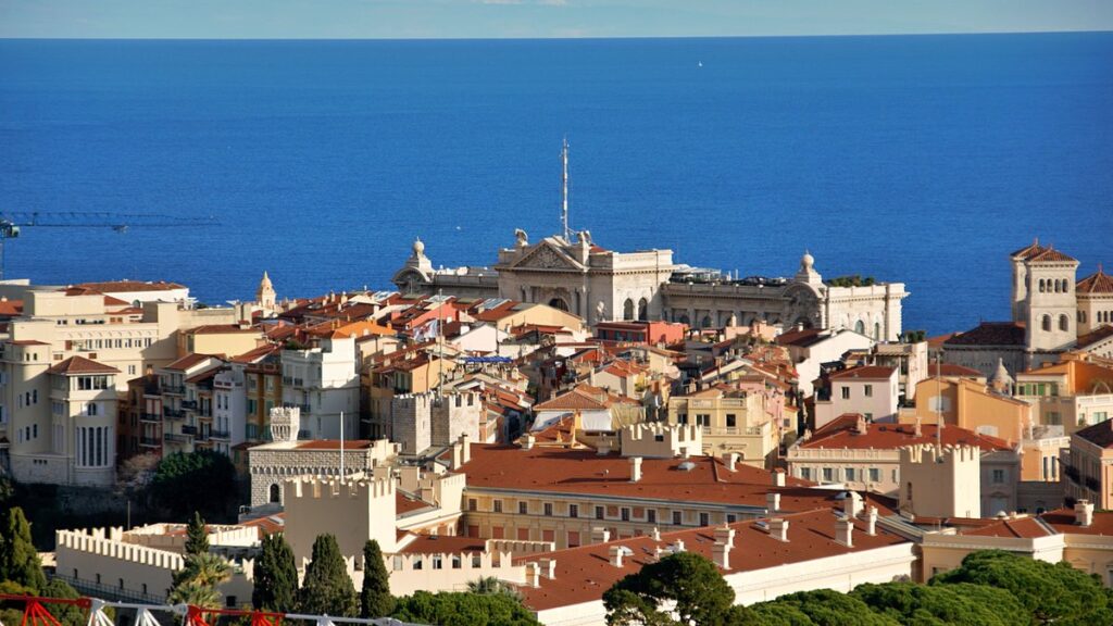 Un membre de la famille princière de Monaco retrouvé mort : un résident ukrainien placé en détention