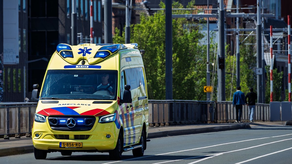 Un ouvrier de 61 ans meurt après une chute d'un toit à Caivano, trois suspects identifiés
