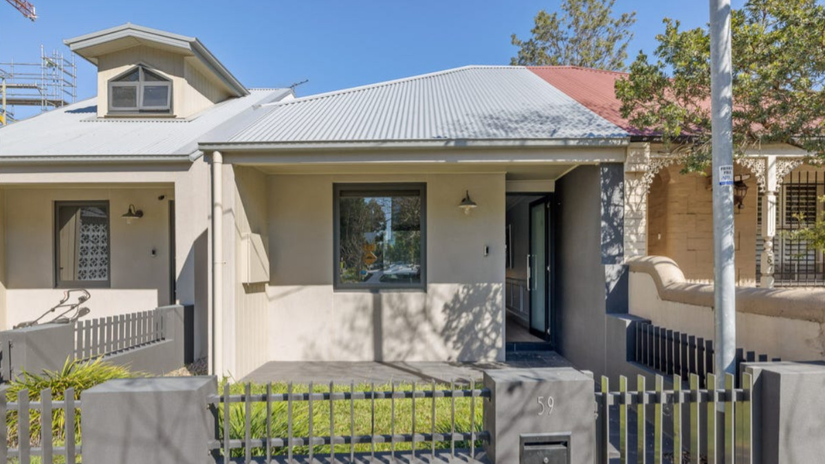 Un père achète une maison à Sydney pour son fils étudiant, dépensant 2,23 millions de dollars australiens