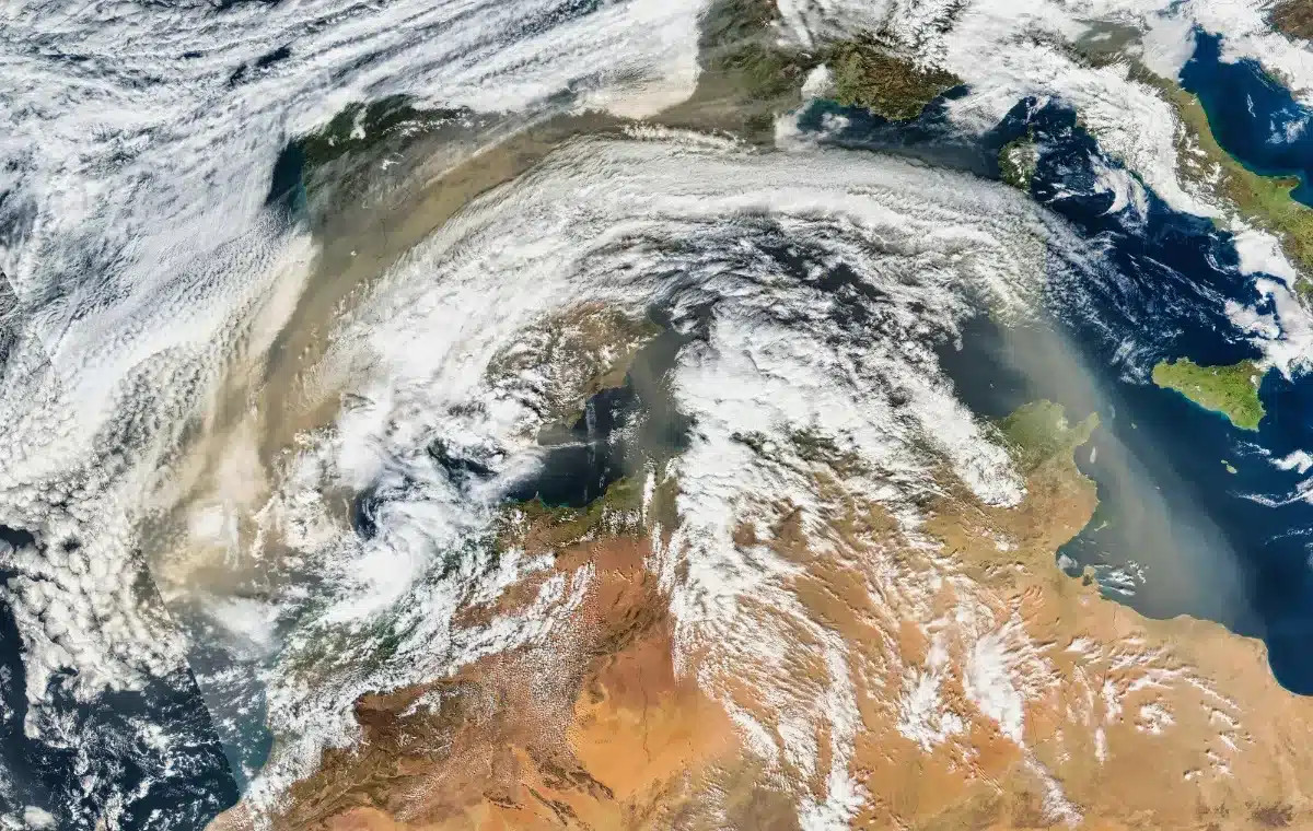 Un phénomène océanique inédit depuis les années 50 prédit un hiver 2026-2027 remarquable pour la France.