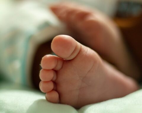 Une Chinoise de 60 ans donne naissance à son deuxième enfant en deux ans malgré les critiques sur son âge