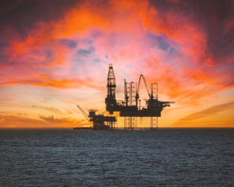 Une plateforme pétrolière sombre au Gabon, cinq personnes toujours portées disparues