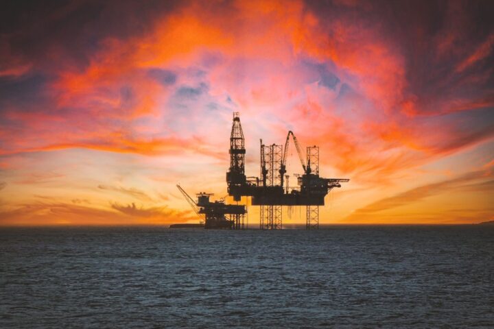 Une plateforme pétrolière sombre au Gabon, cinq personnes toujours portées disparues