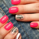 Vernis à ongles : les risques de l'utilisation quotidienne et les recommandations de la SFD