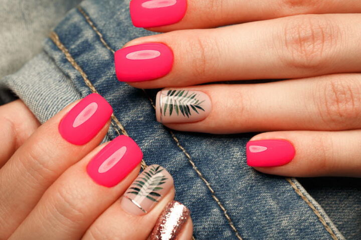 Vernis à ongles : les risques de l'utilisation quotidienne et les recommandations de la SFD