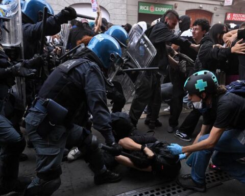 Violences et manifestations en Europe : la colère des jeunes s'intensifie en France, Italie et Albanie