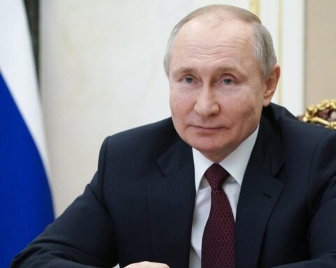 Vladimir Poutine déclare que la Russie est "prête à entrer en guerre" avec l'Europe